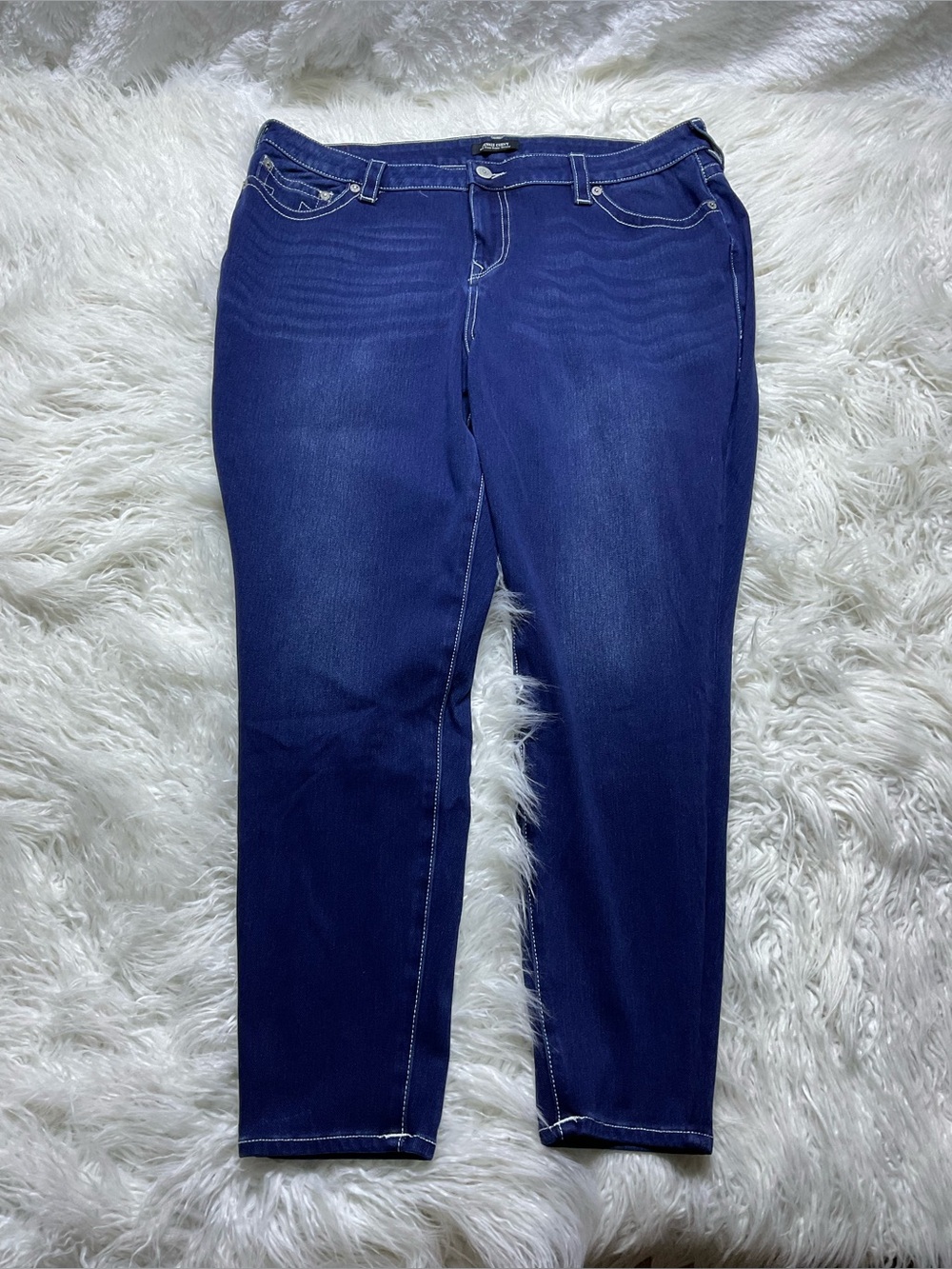 True Religion Jennie Curvy Mid Rise Super Skinny Jeans